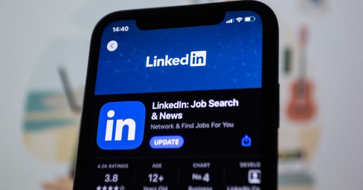 Cách viết LinkedIn summary thu hút nhà tuyển dụng — About section là bộ mặt thứ hai của bạn