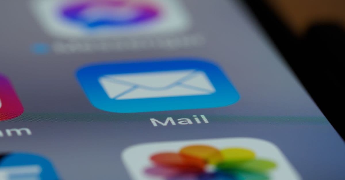 Cách viết email gửi CV — tiêu đề, nội dung và file đính kèm đúng chuẩn