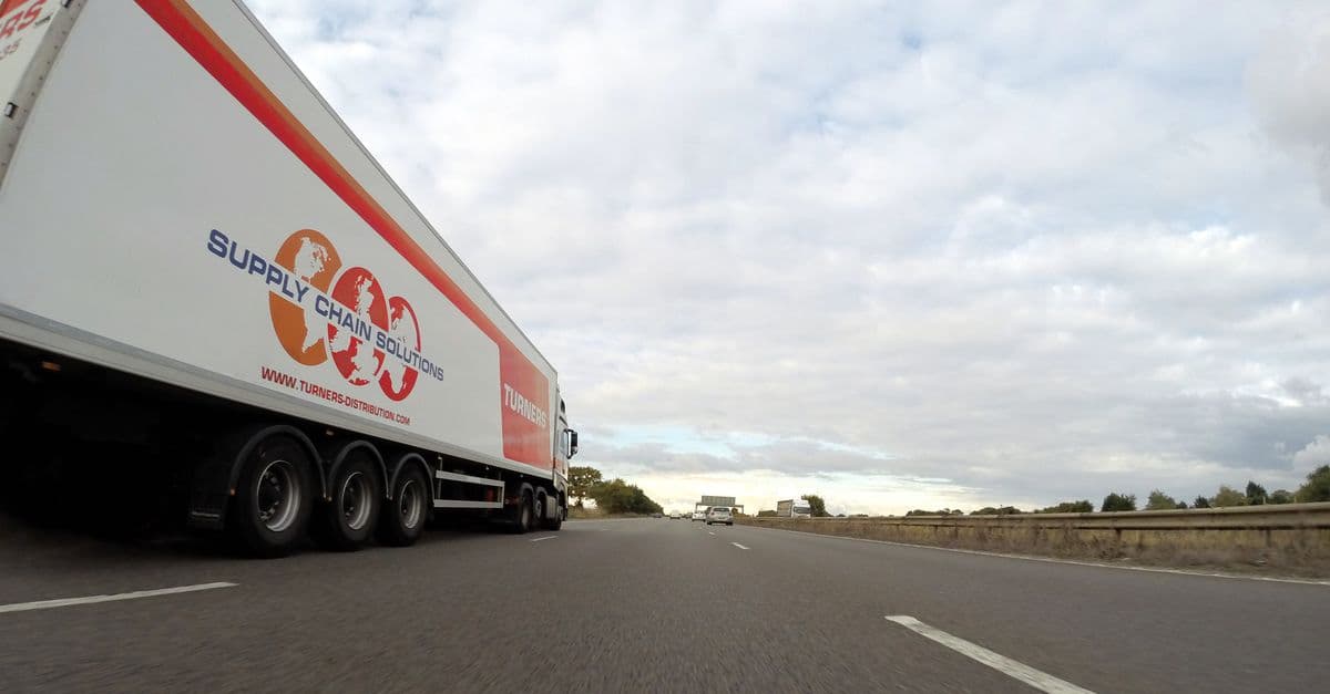 Cách viết CV ngành logistics & supply chain — Tối ưu hóa hồ sơ cho ngành vận hành