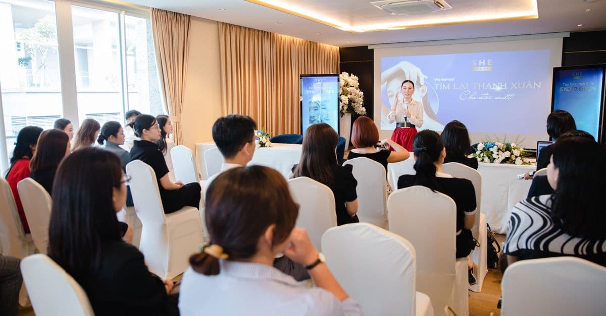Mẫu CV cho ngành chăm sóc sắc đẹp và spa — Beauty consultant và nail artist cần hồ sơ gì?