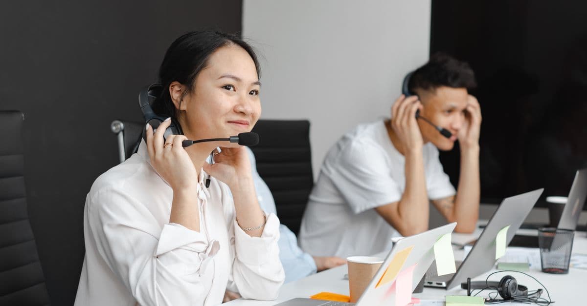 Mẫu CV cho vị trí nhân viên chăm sóc khách hàng online — Customer care agent cần hồ sơ gì?